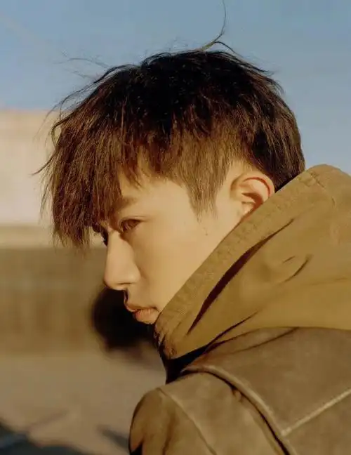 易烊千玺新发型又双叒叕出圈了