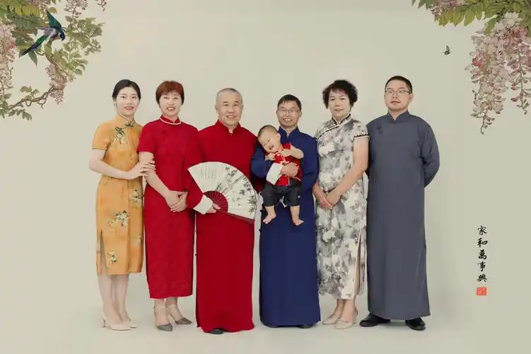 的一瞬间用每一张照片讲述悠悠岁月里的珍贵往事#氧气必拍国风全家福