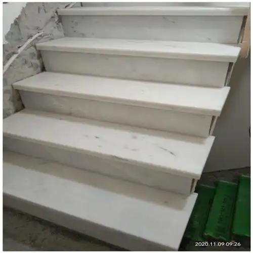 别墅区与一般商品房不同,踏步尺寸选择上的宽度自然比商品房楼梯宽.