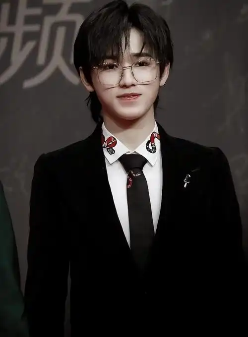 宋亚轩为什么火(时代少年团宋亚轩)