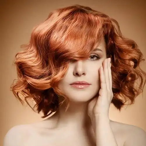 女人超过40岁,发色该怎么选?推荐三款好看的发色,减龄显气质