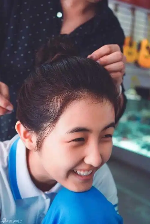 李兰迪校服装,张雪迎校服装,张子枫校服装,看到欧阳娜娜:女神