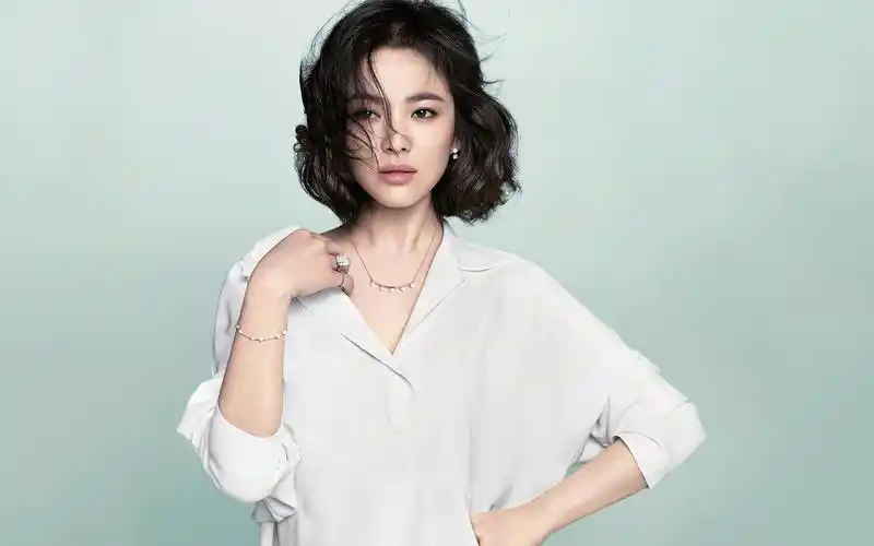 国民女神宋慧乔性感时尚写真桌面壁纸