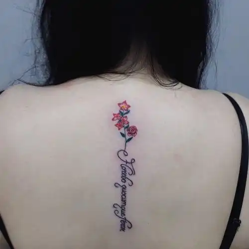 昝先生大臂黑灰玫瑰纹身图案