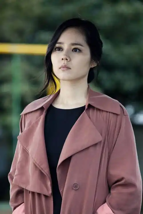 p>韩佳人(han ga in),本名"金贤珠",1982年2月25日出生于韩国首尔市