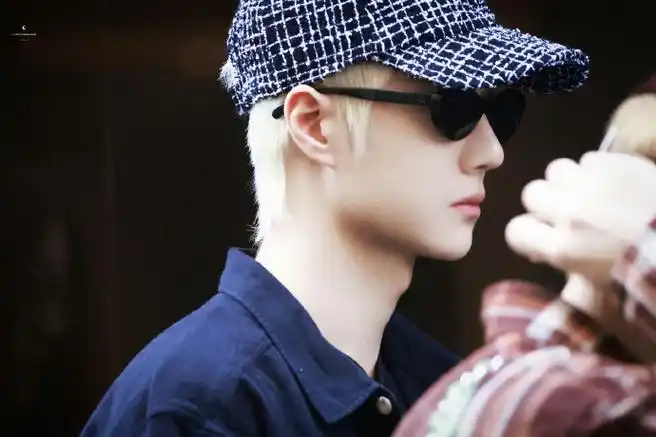 王一博时装周金发#金发博哥持续惊艳人间!帅哭  3035.