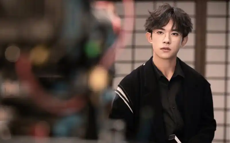 【合集】易烊千玺代言汇总:易烊千玺x百草味