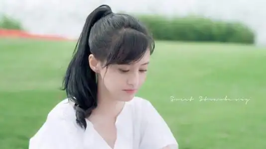 郑爽仿佛回到学生时代穿白色衬衫优雅美丽效果令人羡慕