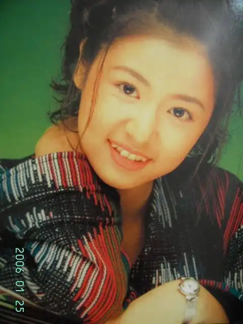 娱乐  林心如小虎牙旧照(29 /49张)      经纪人吴翊凤对林心如作过