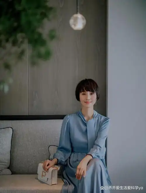 袁泉的时尚进化:优雅chic,高级连衣裙