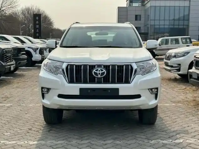 丰田霸道4000 23款gxr迪拜版现车最新报价60余万