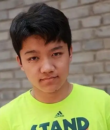 从童星到"退圈"的网红,25岁的尤浩然"断送了"自己前程