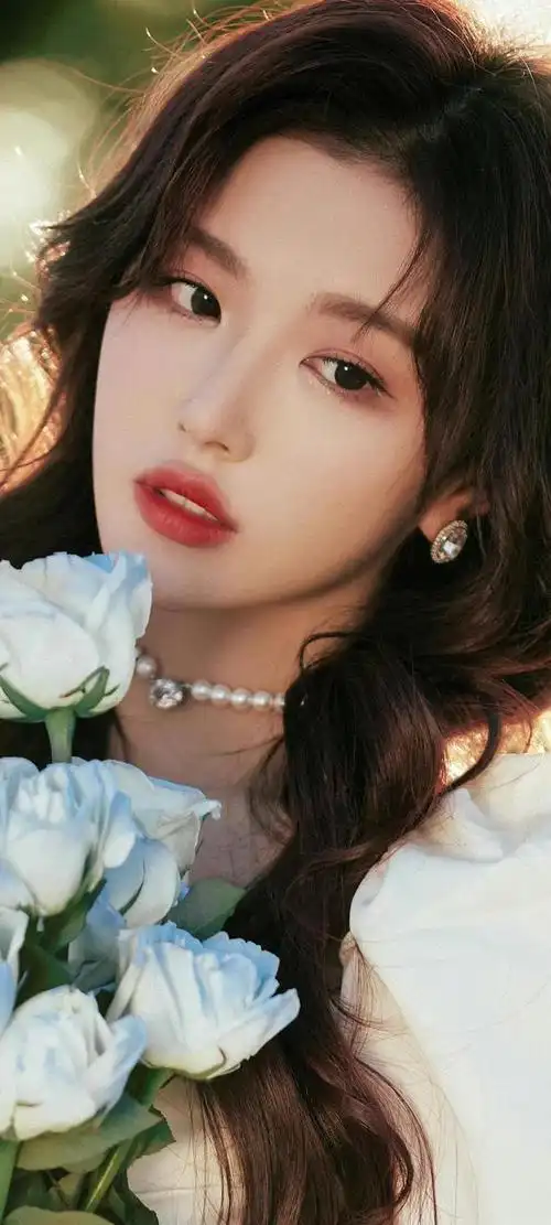 花样少女孔雪儿美图壁纸写真