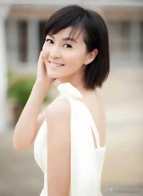 娱乐圈"最干净"女演员:替父治病还债,被富商苦追终成婚