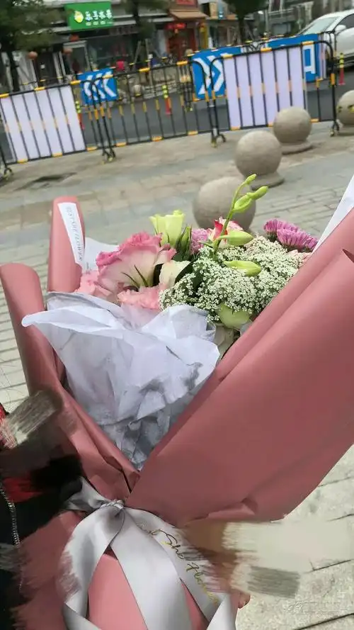 大型秀恩爱节日你是惨兮兮一个人还是收礼物收到手软