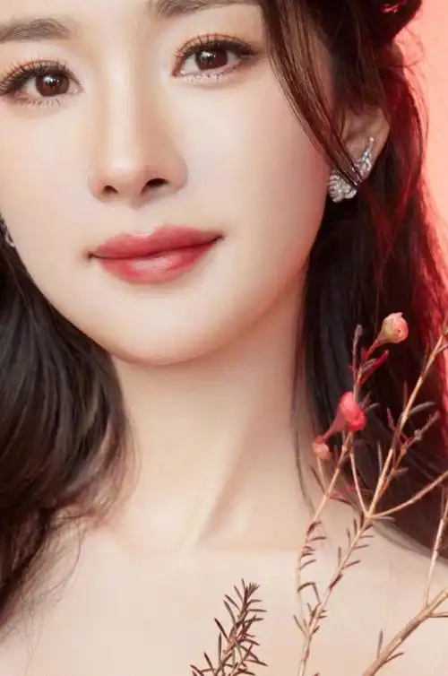 杨幂口红谁涂的##杨幂唇色好不均匀