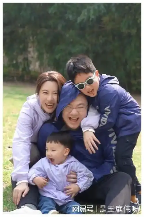 宋丹丹与儿子一家春游儿孙绕膝超幸福网友英达输的很彻底