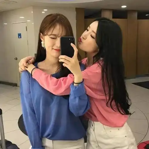 闺蜜拍照姿势大全解锁闺蜜合照不再尴尬