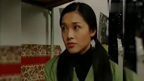 危情实录:美女被骗去小房间,得知这是什么地方,立马往外跑