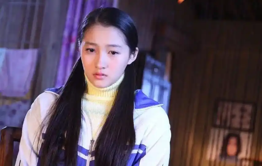 就要接受和承受外界的评判"从童星成长为人气青年演员,关晓彤在工作