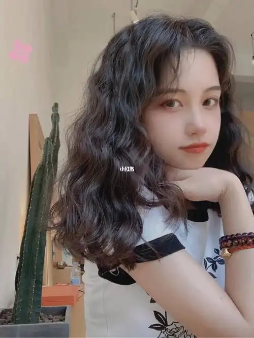 中长发烫发 法式烫发 蛋卷头 木马卷 秋冬浪漫卷发大连烫发 大连染发