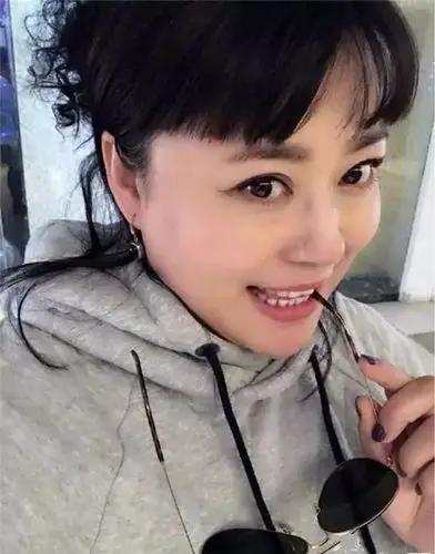 争吵闹情绪是日常生活中常有的事:虽然吵架拌嘴 但