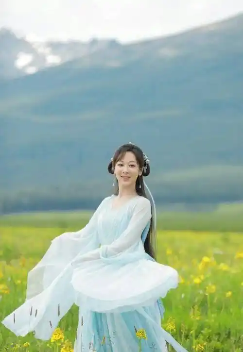 杨紫《沉香重华》的古装造型,打破了我对她"美貌"的认知_气质_角色