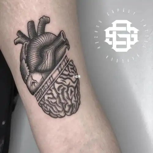 心脏纹身纪念客人心碎的日子