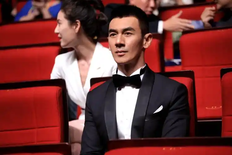 任天野凭狙击手荣获年度最佳网络电影男演员