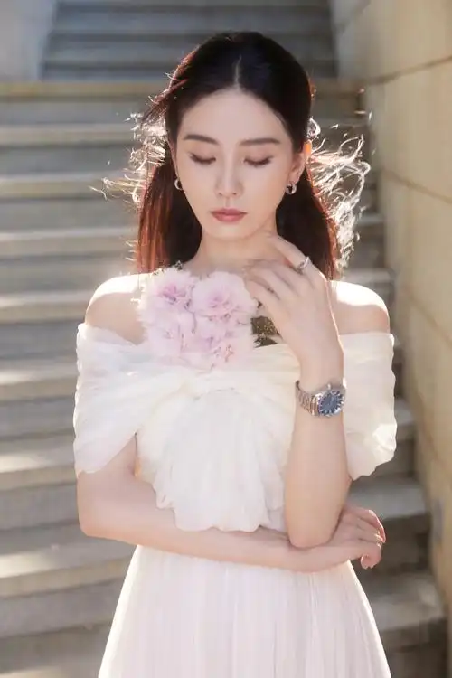 刘诗诗  素雅白裙