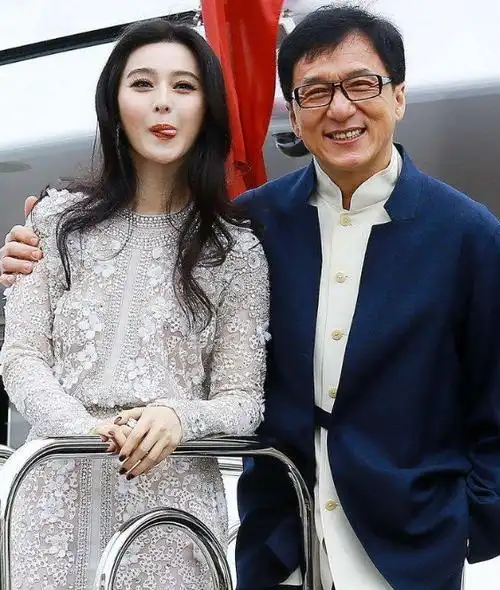 当年成龙与范冰冰合照曝光!