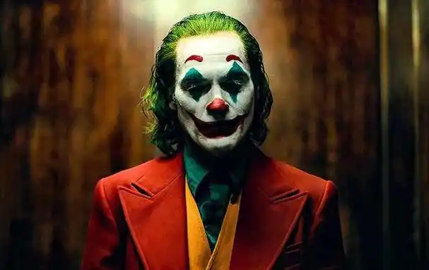 麦卡琳希望杰森霍尔进军漫威,《奥本海默》的格局接近《小丑》