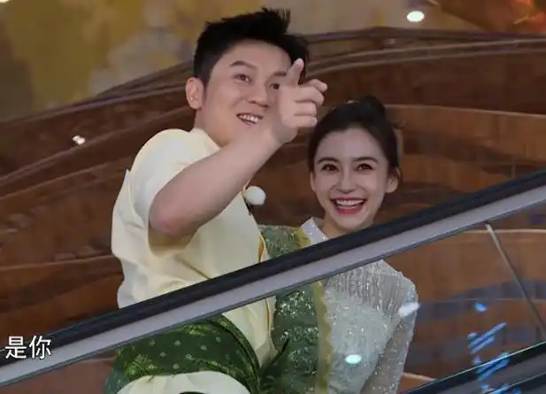 就在郑恺,白鹿和周深,宋雨琦等人所组成的队伍中,同李晨,baby带领的