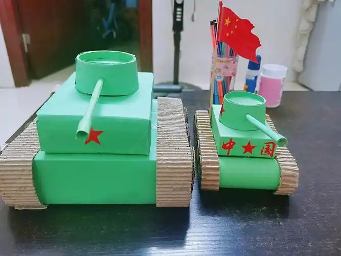 喜迎国庆幼儿园亲子手工作业制作小坦克