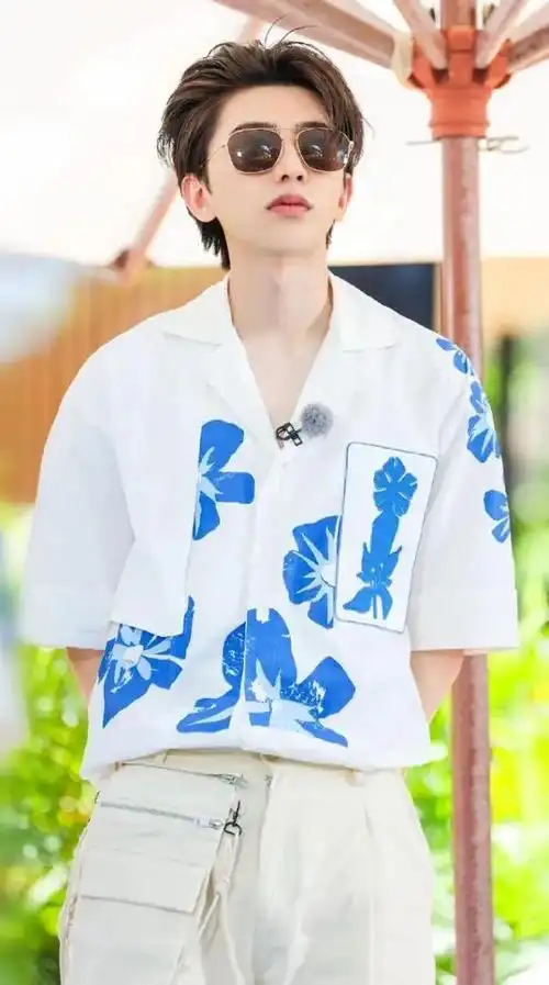 狗仔爆料翻车!蔡徐坤和原博主发声辟谣报警,网友怀疑是反向公关