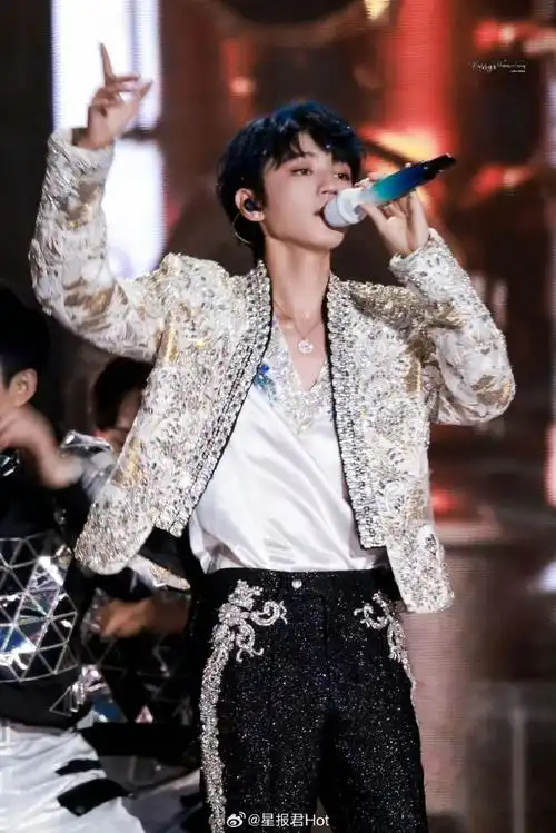 王俊凯solo#王俊凯舞台的神!