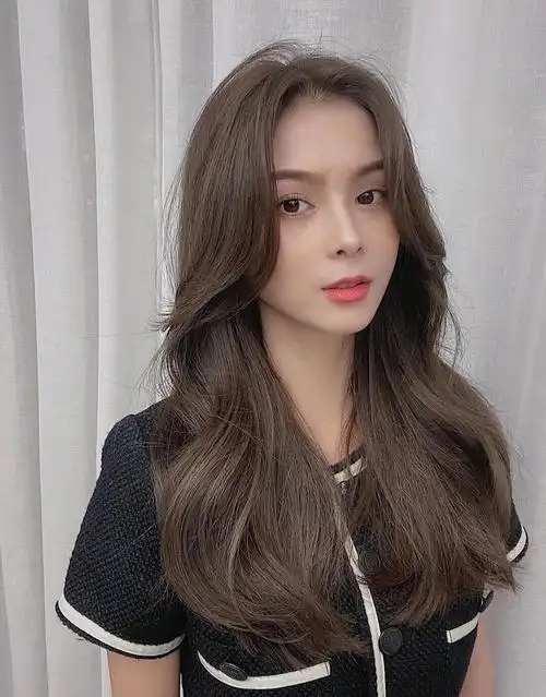 头发颜色对女孩的改变有多大美发米棕色