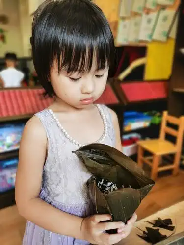文正幼儿园端午节主题活动——体验传统习俗包粽子