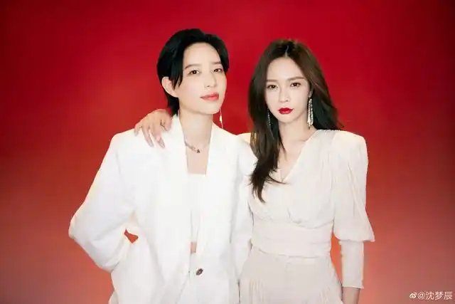 金晨李斯丹妮在520挽手散步(二字和四字有情况)(61)