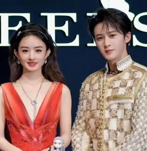 檀健次与赵丽颖同台祝福,引燃身高争议