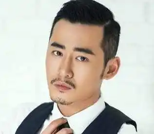 大饼脸男生,最适合下面这几款发型,像陈冠希一样帅气迷人!