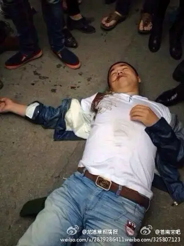 苍南城管打人视频 网友实拍温州苍南城管打人至吐血现场视频