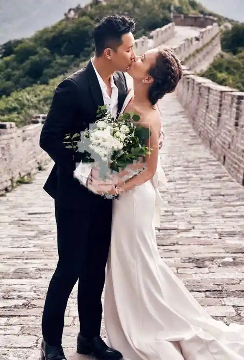 黄圣依的老公是总裁,伊能静的老公是演员,看到万茜:被甜到了_节目