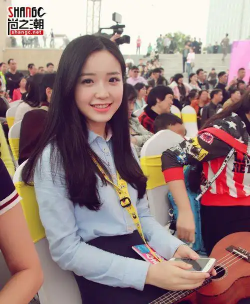 2016超级女声金雯昕个人资料背景 将与吴亦凡同台表演