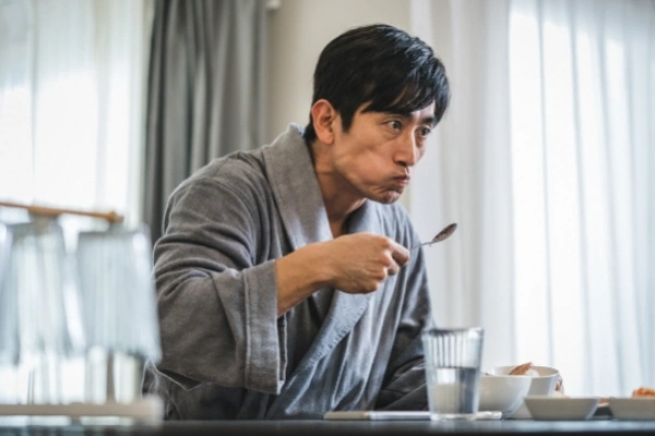 《车仁表》发行了车仁表沉闷又帅气的剧照