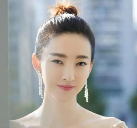 王丽坤个人资料简介及身高(不敢说出真实年龄)(3)