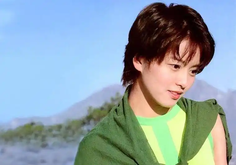 80后心中的女神之短发梁咏琪