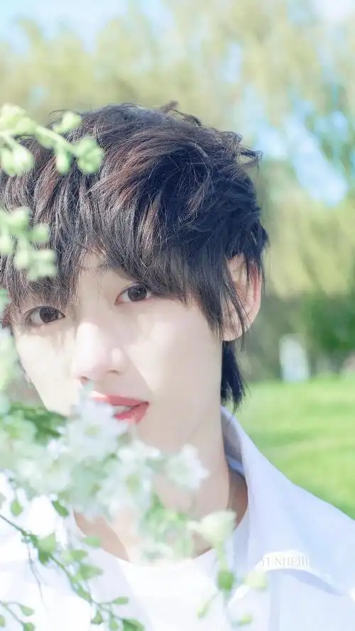 丁程鑫笑起来太好看了