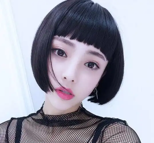 女生头发别乱剪, 今年流行这几款发型, 时髦又减龄