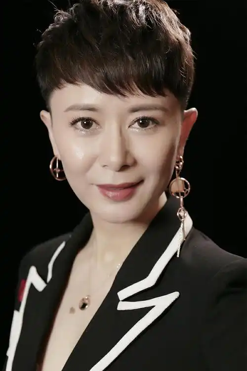 张恒现身秀场红装修身领衔东方时尚